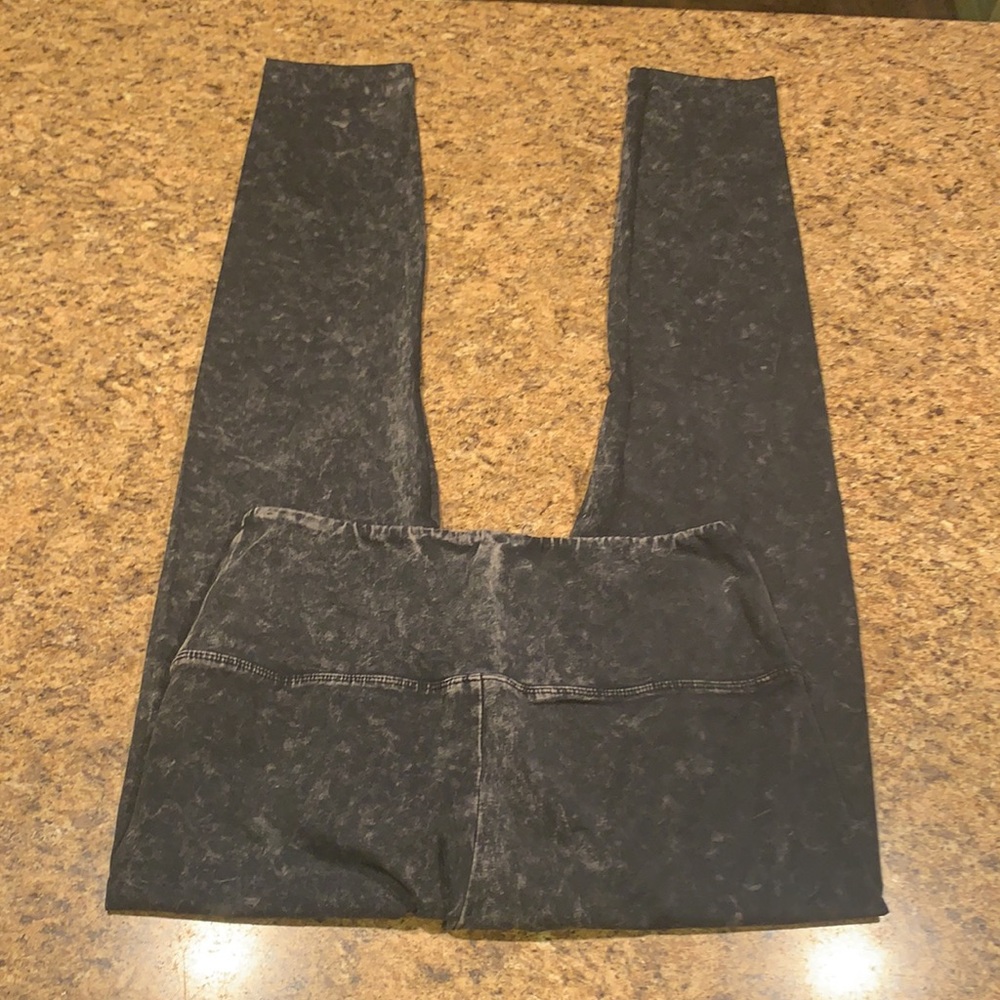 NEW NWOT Victoria Secret PINK Yoga Leggings Large - Picture 3 of 4